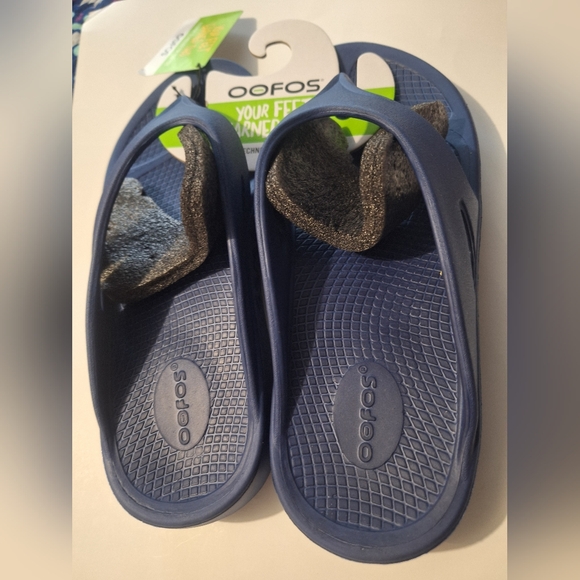 OOFOS Original Recovery Sandals in blu Moisture & Bacteria Resistant M9 W11- New - Picture 3 of 5